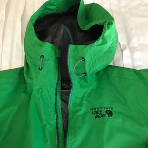 Men’s Mountain Hardware Rain Jacket - size medium